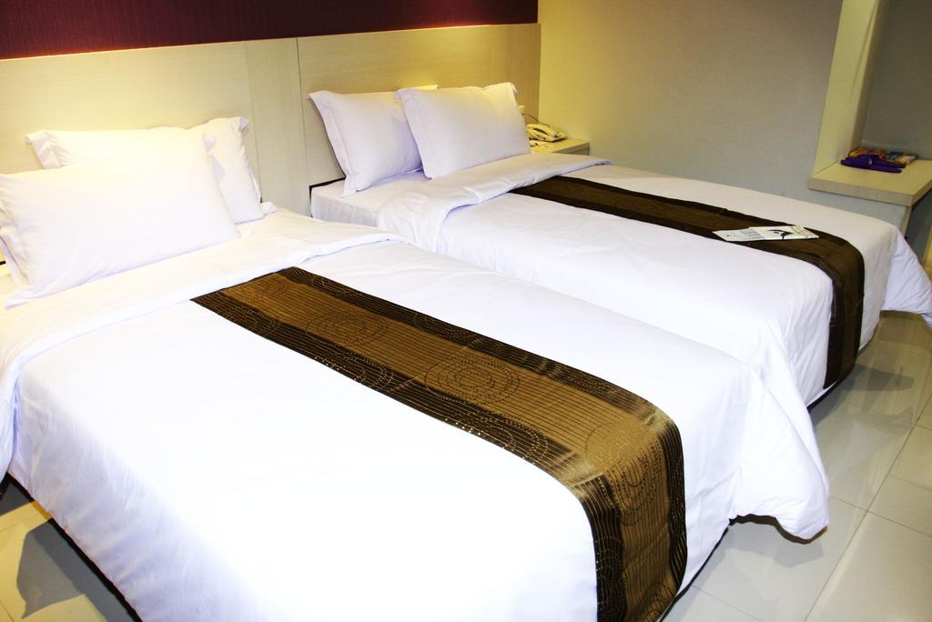 Hotel Vio Surapati Bandung Exterior foto